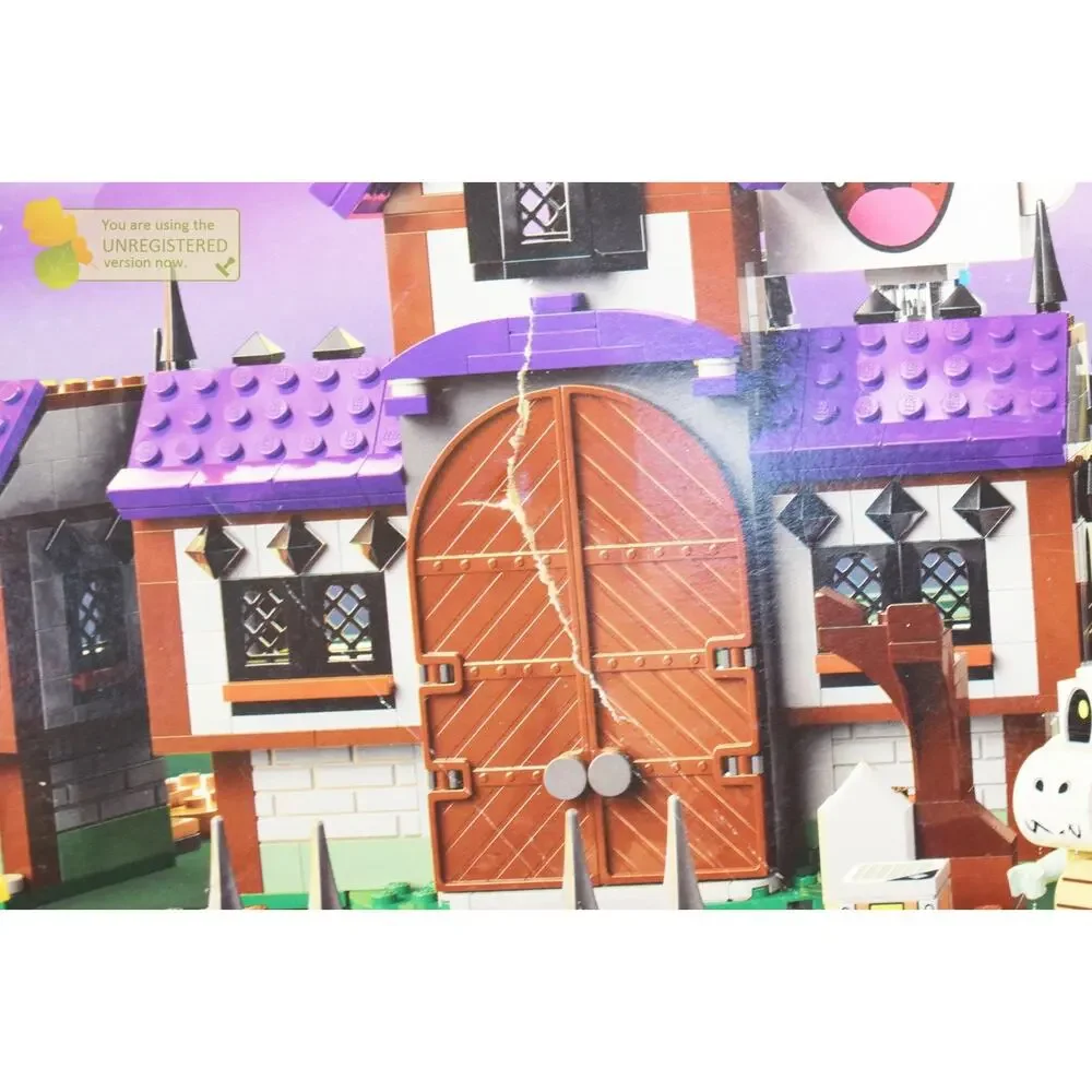 LEGO Super Mario King Boo's Haunted Mansion Set 71436 - Picture 12 of 16